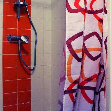 欧米茄简单套房公寓 *